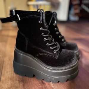 DEMONIA BOOTS SHAKER-52 BLACK VELVET
